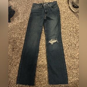 Hudson mid-rise straight ankle distressed jean legit - size 26 - worn once